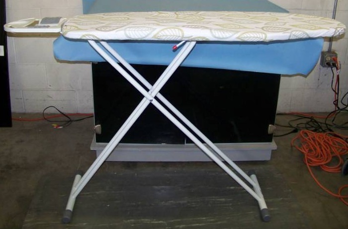 lot 43 image: Polder, Ironing Board
