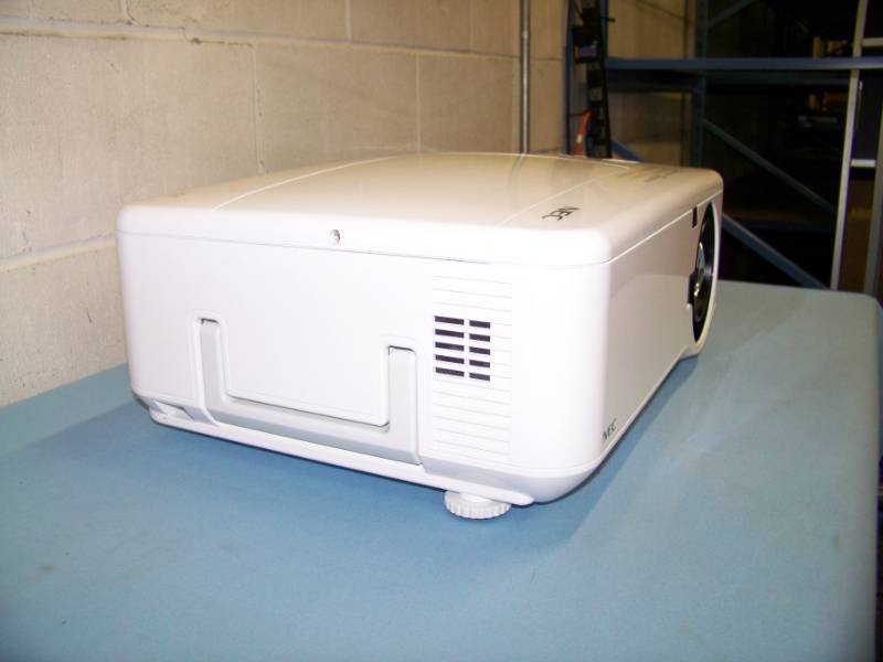 lot 7 image: NEC, NP4100W, Dual Lamp, DLP Projector