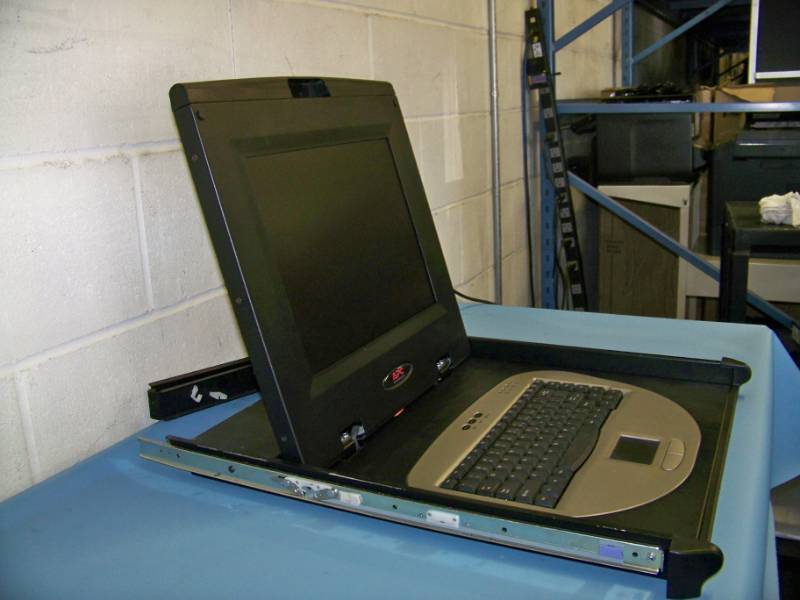 lot 78 image: APC, Rack Mounted, Slide-Out Keyboard and Monitor