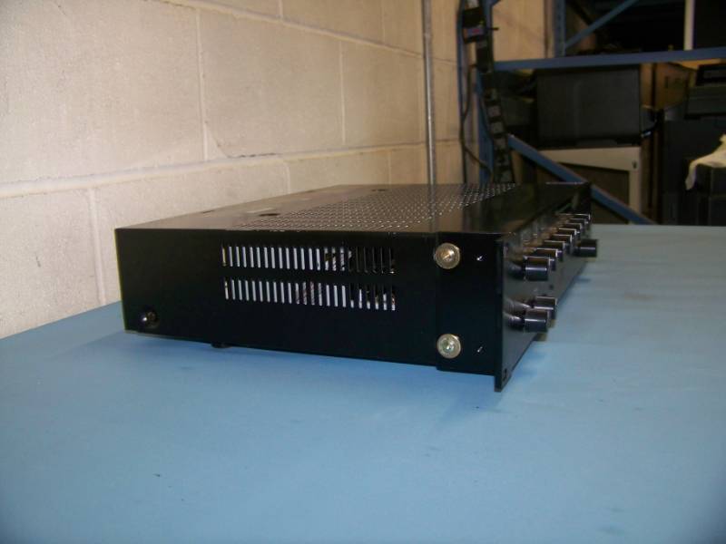 lot 48 image: TOA, 900 Series II, 8 Channel Mixer  Power Amplifier  Amp with (4) Rear Modules