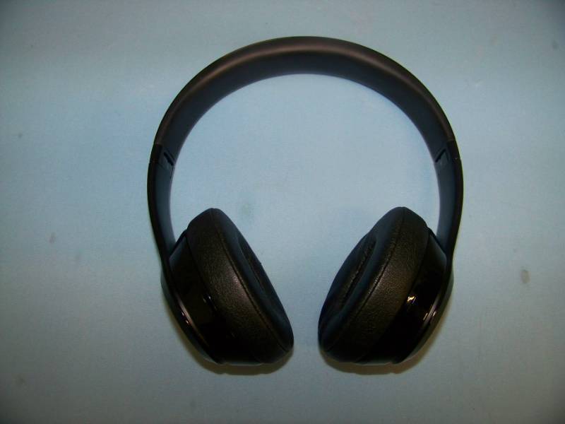 lot 40 image: Beats by Dr. Dre, Wireless, Bluetooth Stereo Headset  Headphones