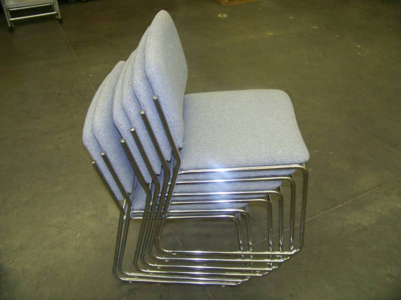 lot 74 image: (6) Padded, Office Chairs