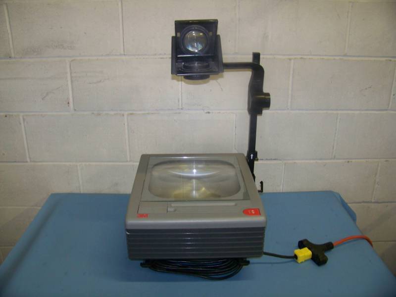 lot 96 image: 3M, 9200, Portable Overhead Projector  Projection System