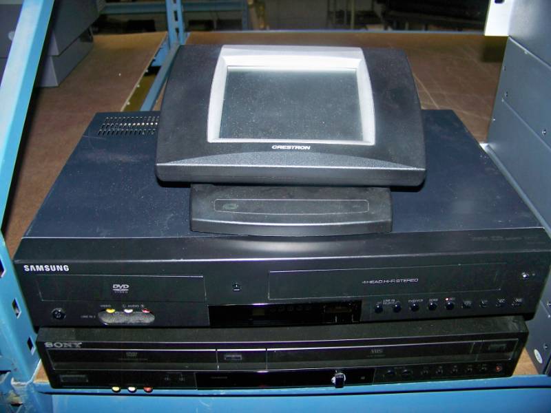 lot 115 image: (LARGE LOT - 8 SHELF) Miscellaneous Audio  Video  Network Items