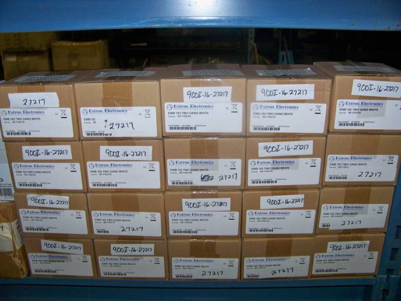 lot 117 image: (LARGE LOT - 8 SHELF) Miscellaneous Audio  Video  Network Items