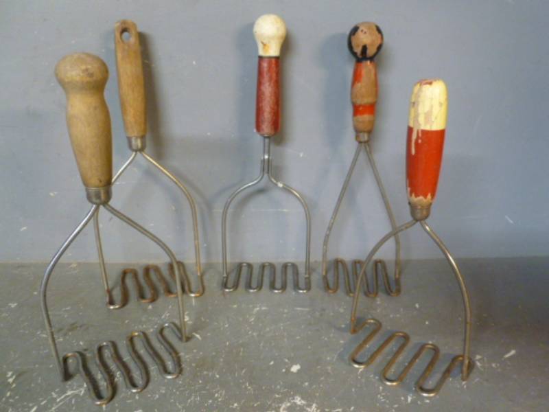 lot 32 image: Vintage Kitchen