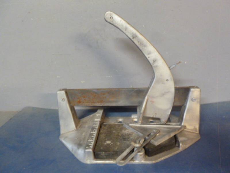 lot 43 image: Vintage Tool