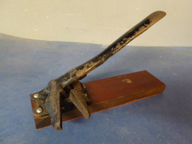 lot 54 image: Antique Nut Cracker