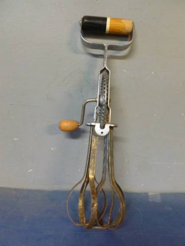 lot 56 image: Vintage Egg Beater