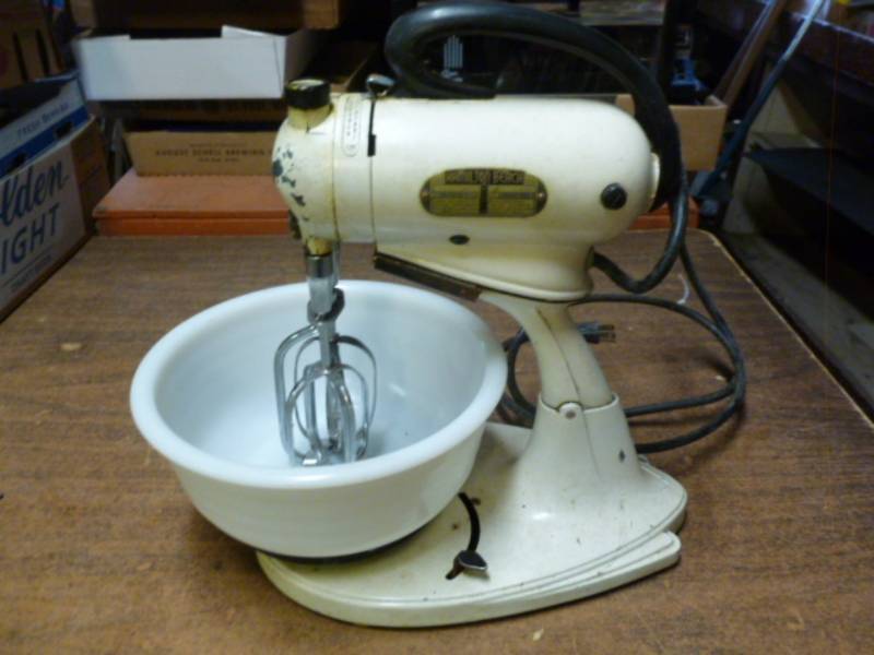 lot 62 image: Counter Top Mixer