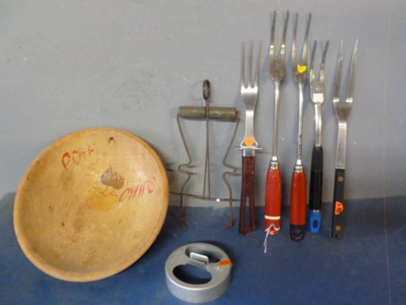 lot 67 image: Vintage Kitchen