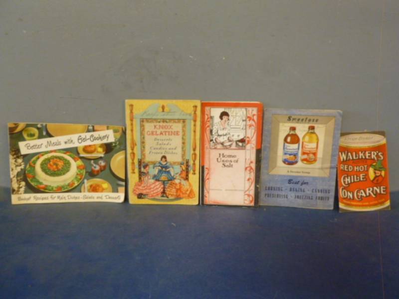 lot 78 image: Vintage Booklets