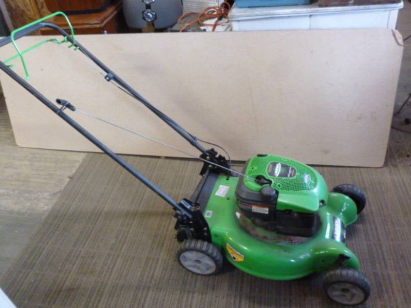 lot 98 image: Lawn Boy Mower