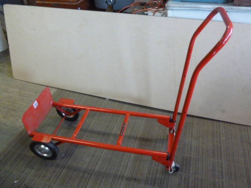 lot 102 image: Utility Cart