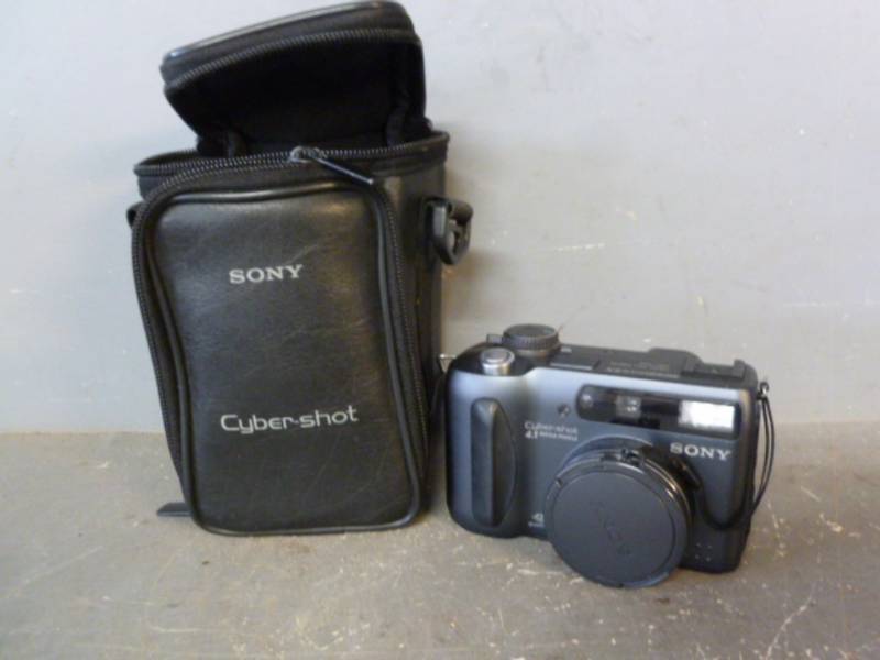 lot 168 image: Digital Camera