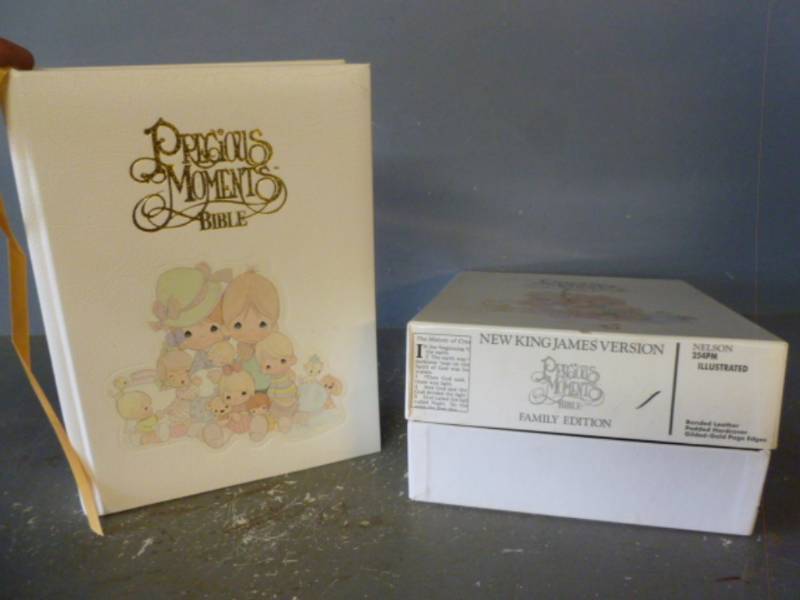lot 208 image: Precious Moments