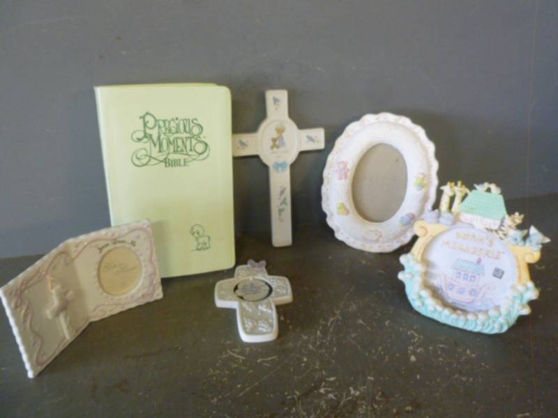 lot 209 image: Precious Moments