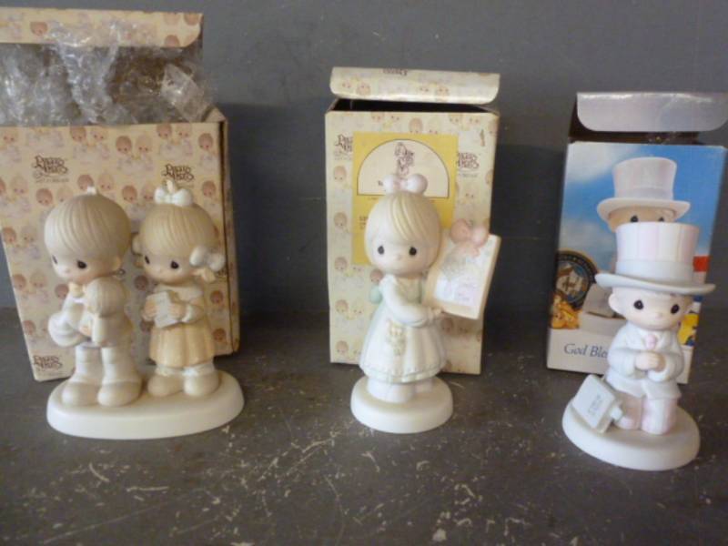 lot 212 image: Precious Moments