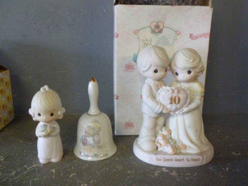 lot 213 image: Precious Moments