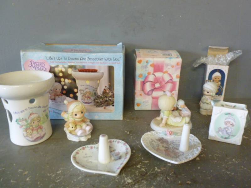 lot 214 image: Precious Moments