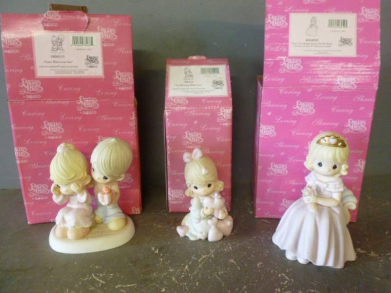 lot 215 image: Precious Moments