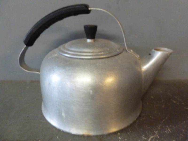 lot 222 image: Vintage Tea Pot