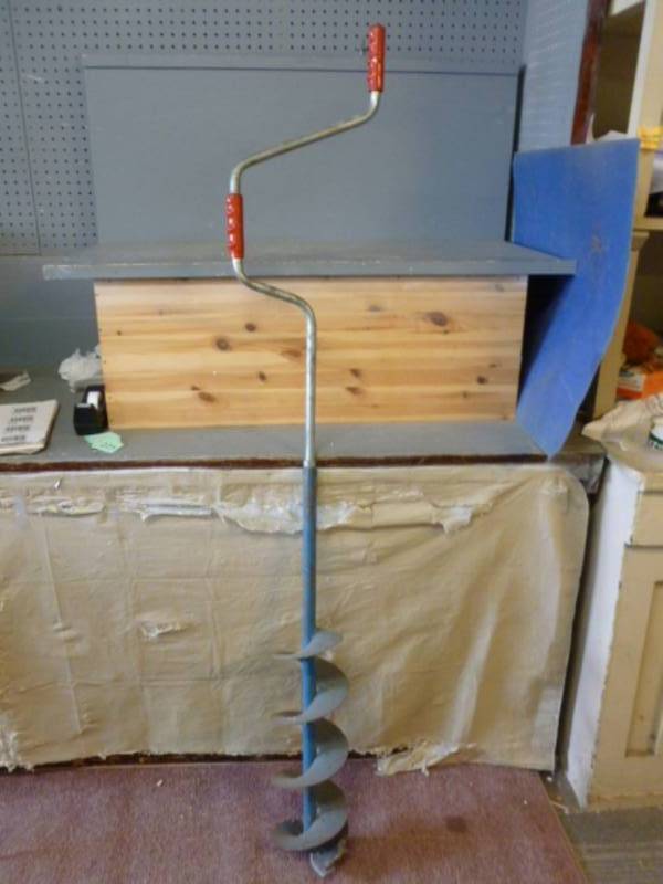 lot 225 image: Vintage Ice Auger