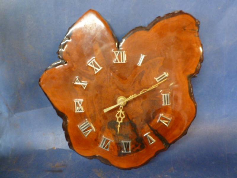lot 231 image: Clock
