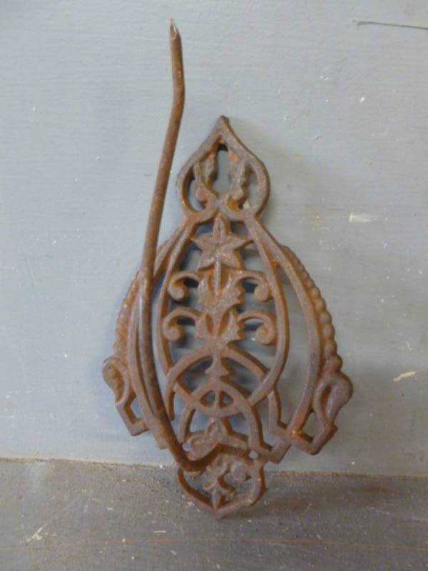 lot 232 image: Vintage Receipt Holder