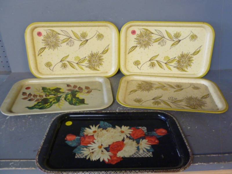 lot 247 image: Vintage Serving Trays