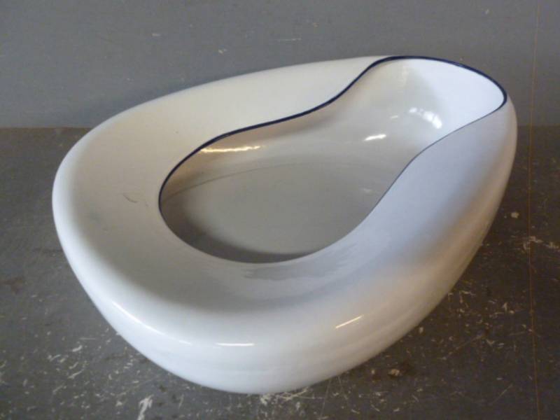 lot 254 image: Vintage Enamelware