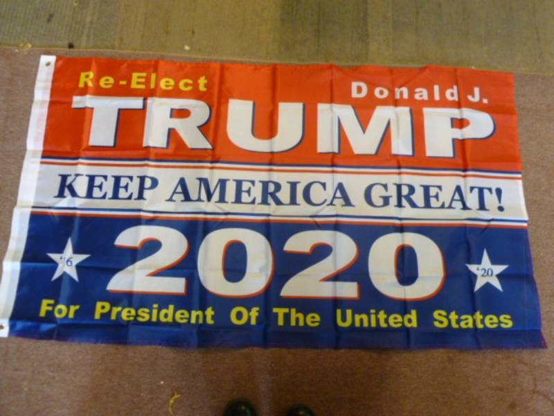 lot 258 image: Trump Flag