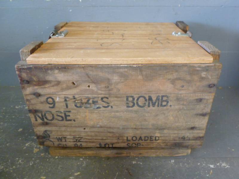 lot 277 image: Vintage Ammo Box
