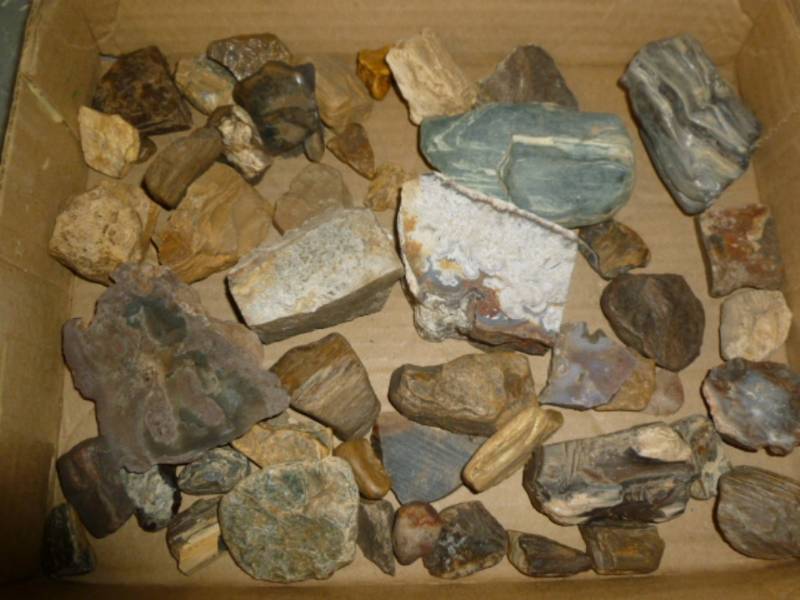 lot 280 image: Collector Rocks