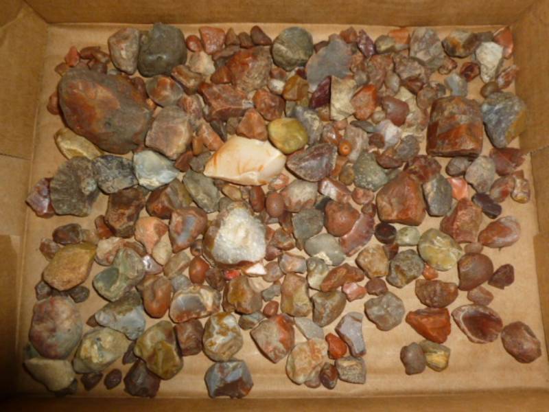 lot 282 image: Agates