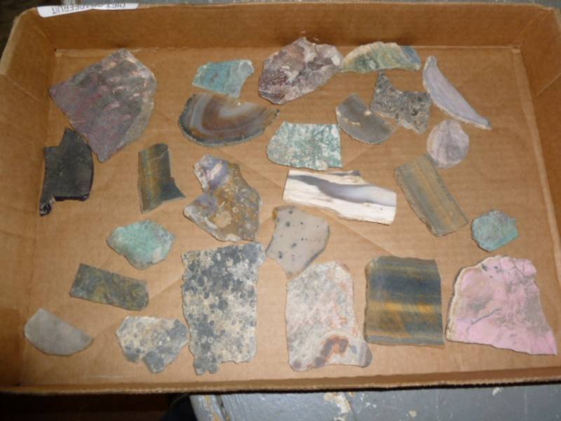 lot 284 image: Agates