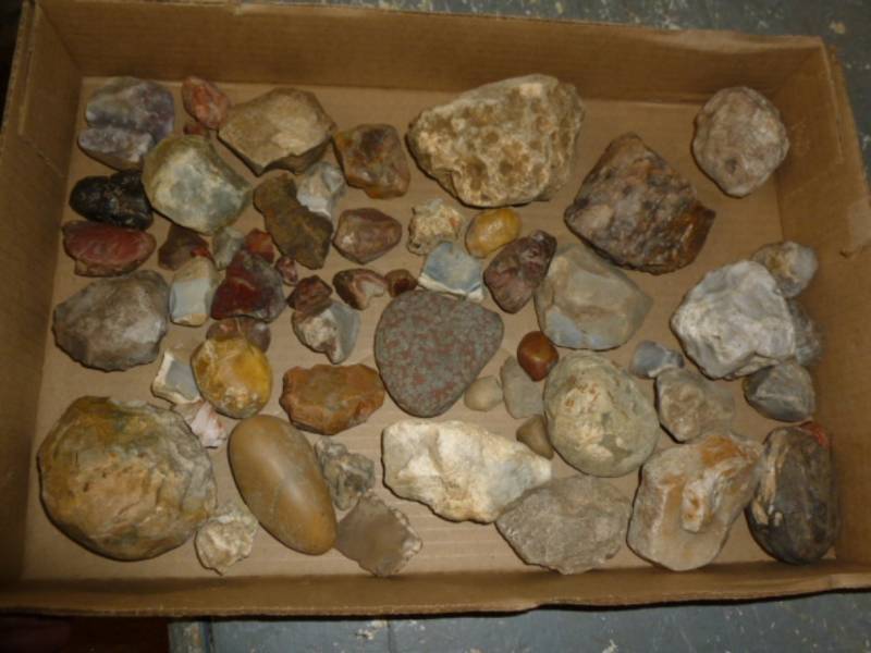 lot 285 image: Collector Rocks