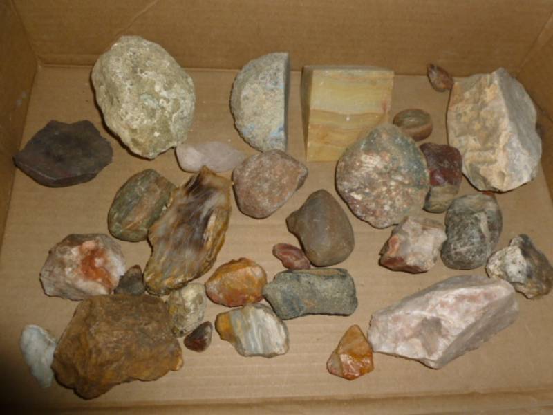 lot 287 image: Collector Rocks