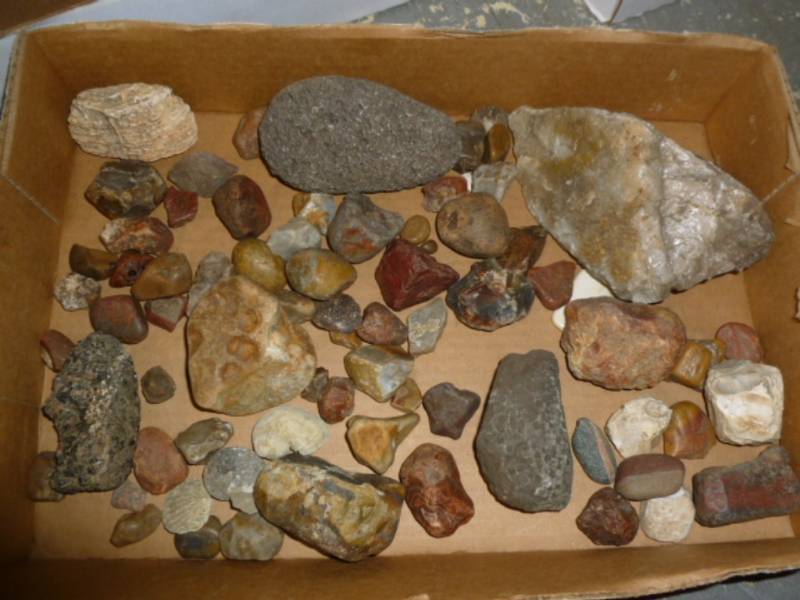 lot 288 image: Collector Rocks