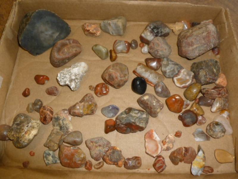 lot 294 image: Agates