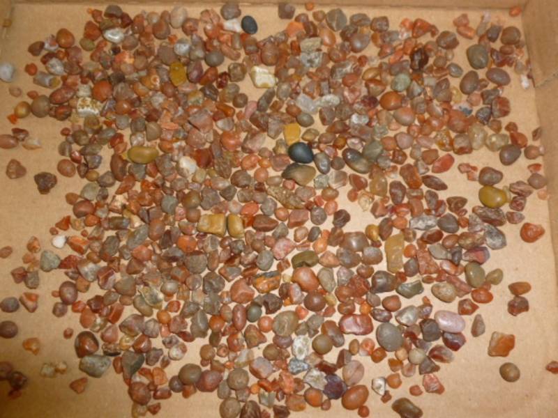 lot 295 image: Agates