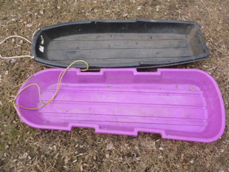 lot 301 image: Snow Sleds