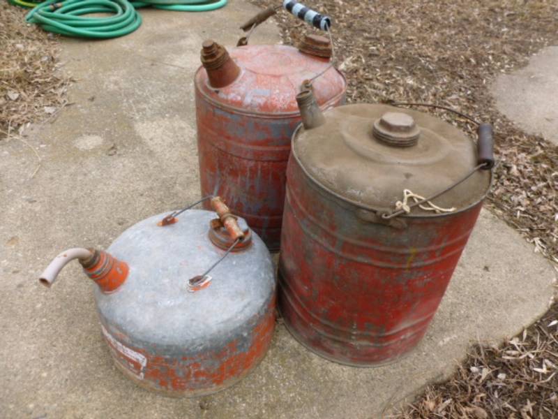 lot 305 image: Vintage Gas Cans