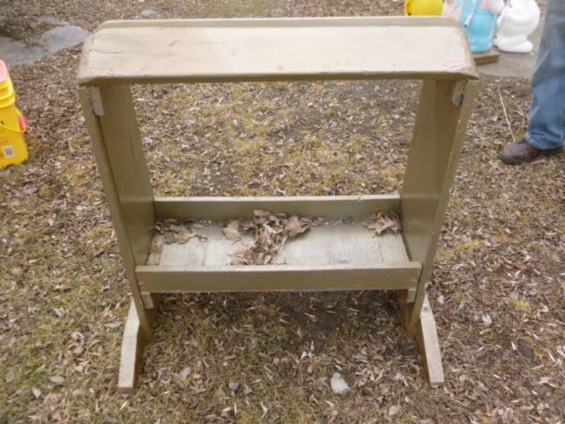 lot 309 image: Saddle Rack
