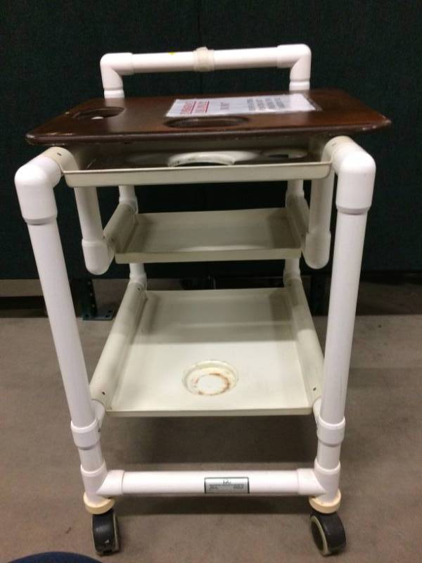 lot 2 image: Cart