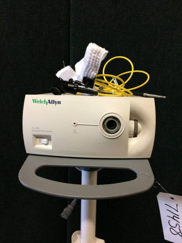 lot 26 image: Welch Allyn CL 300 Light Source