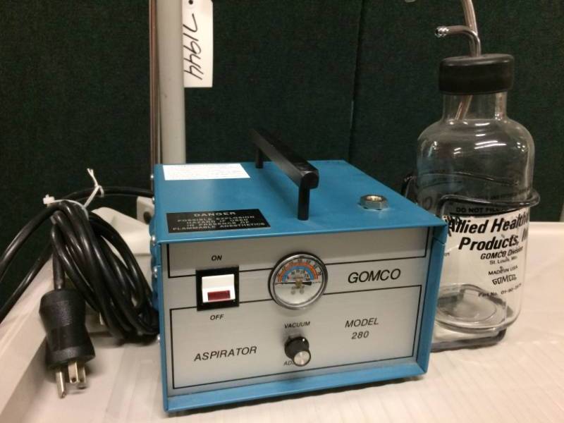 lot 37 image: MSRP $800 Gomco Model 280 Suction Pump Portable Tabletop Compact Aspirator with Glass Collection Bottle - Excellent Condition