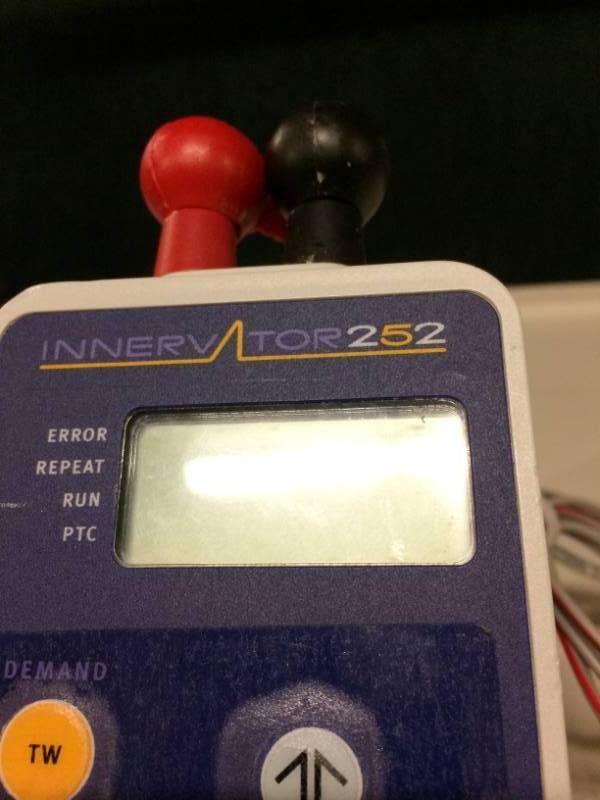 lot 8 image: Fisher & Paykel Innervator NS252 Programmable Peripheral Nerve Stimulator - Excellent Working Condition