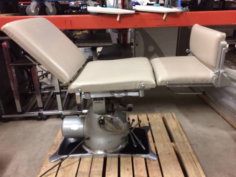 lot 16 image: Retro Steam Punk Cool Midmark Ritter Model B Multipositional Motorized Power Treatment Examination Table - Excellent Working Condition - One Similar Recently Sold On Ebay $1500 Plus Freight