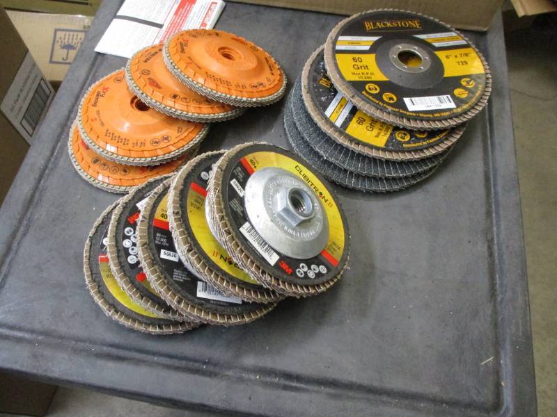 Mixed flap wheels